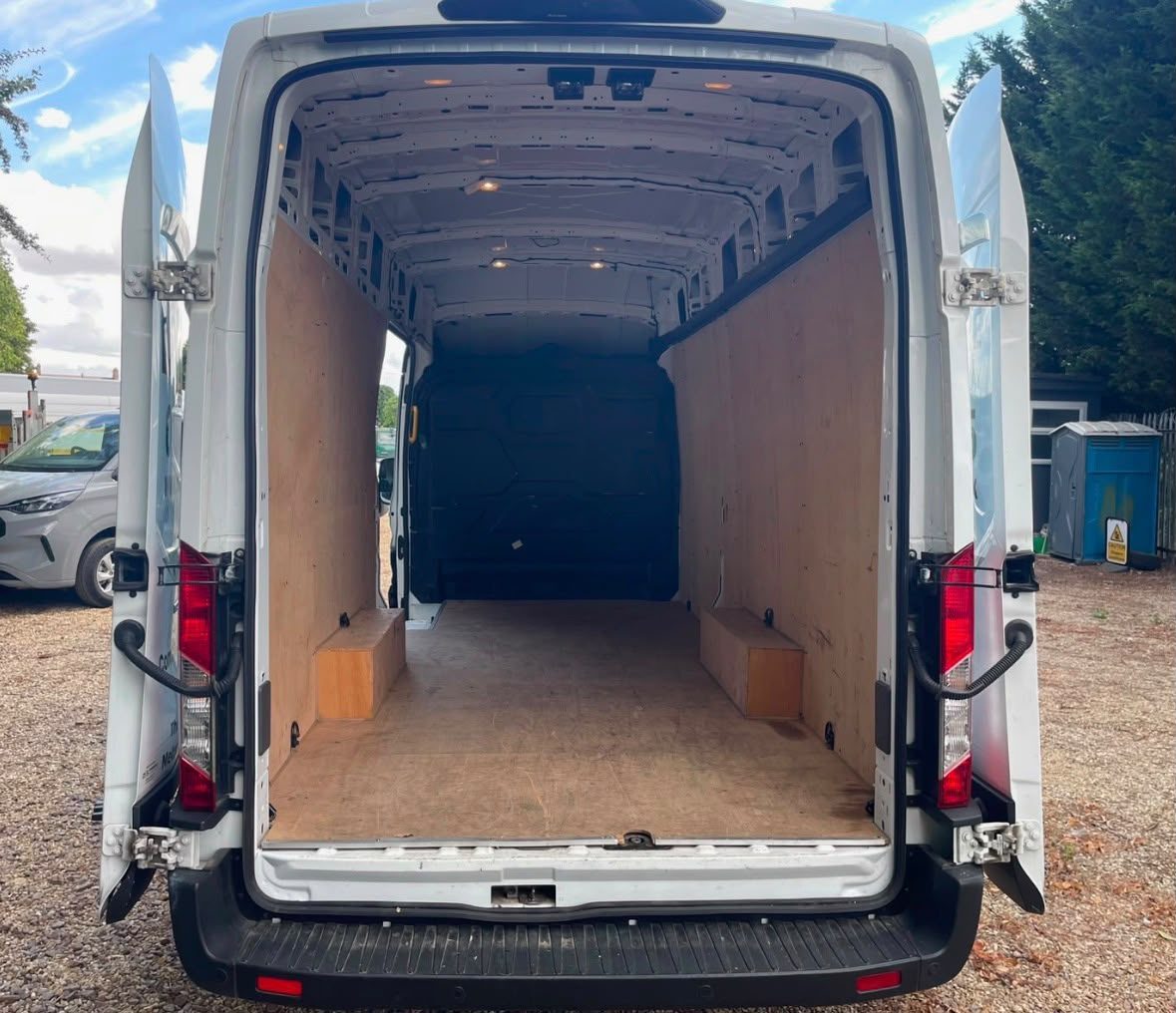 Extra large van load area